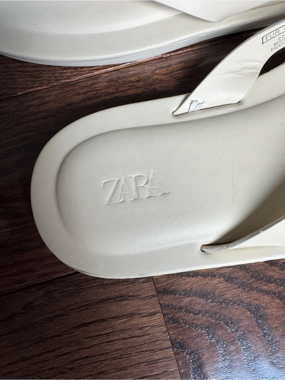 ZARA Off White Minimalist Flip Flop Sandals